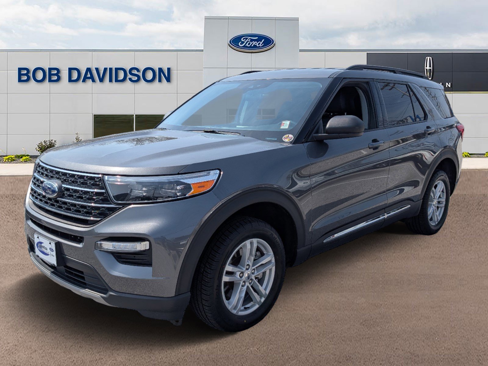 Certified 2023 Ford Explorer XLT w/ Equipment Group 202A