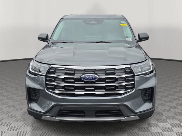 Certified 2026 Ford Explorer Active RWD image 2