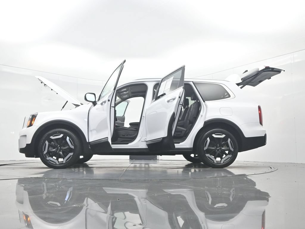 Used 2025 Kia Telluride S FWD image 53