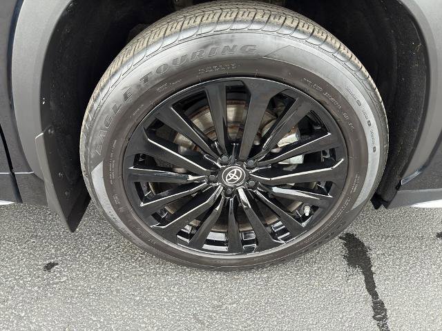 Used 2023 Toyota Highlander XSE AWD/4WD image 10
