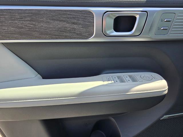 Used 2024 Hyundai Santa Fe Limited FWD image 17