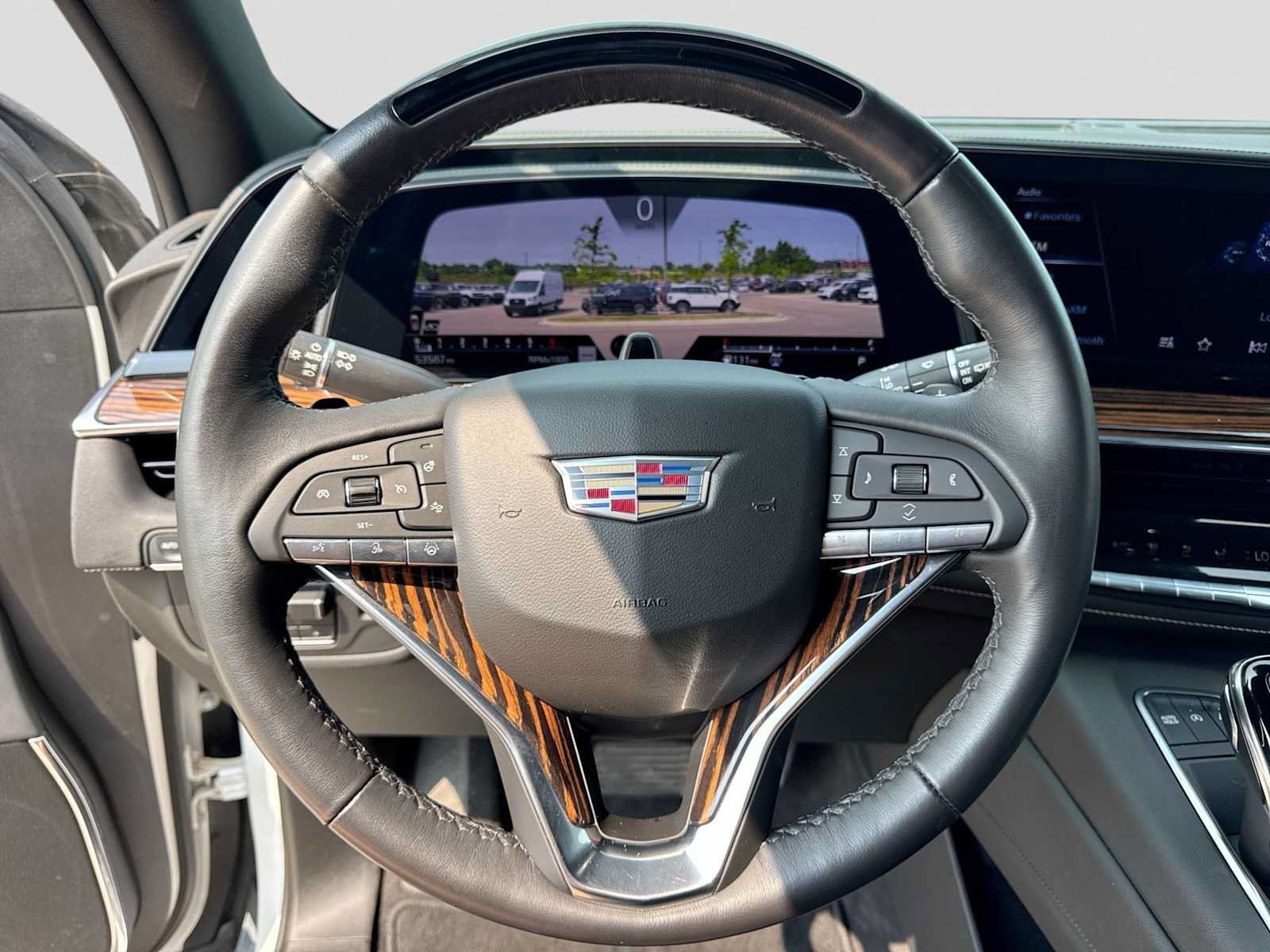 Used 2022 Cadillac Escalade ESV Premium Luxury w/ Performance Package AWD/4WD image 24