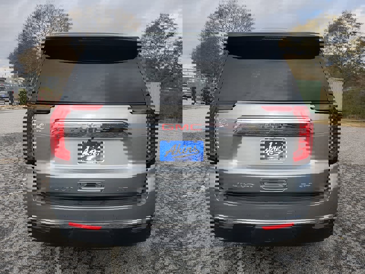 Used 2023 GMC Yukon SLT image 4