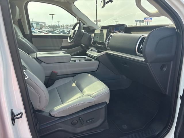 Certified 2025 Ford Expedition Max Active image 9
