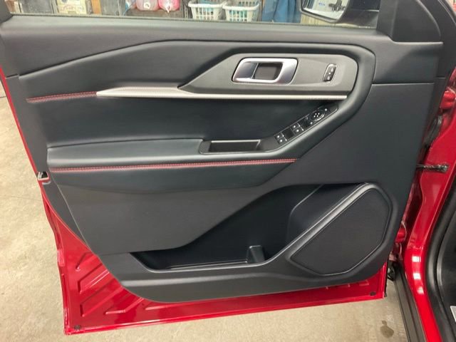 Certified 2025 Ford Explorer ST-Line w/ ST-Line Street Pack image 6