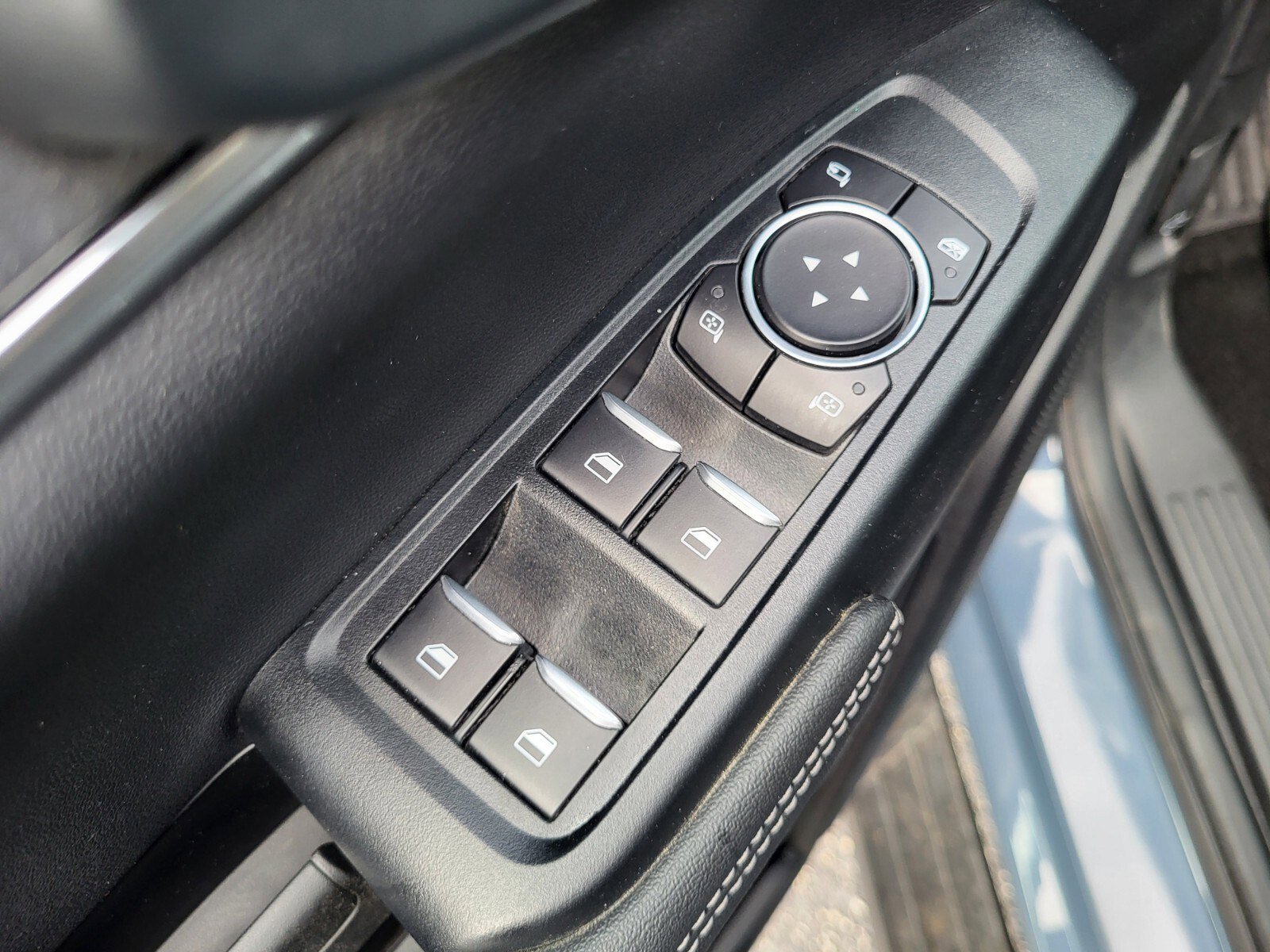 Certified 2025 Ford Ranger Lariat w/ Trailer Tow Package image 19