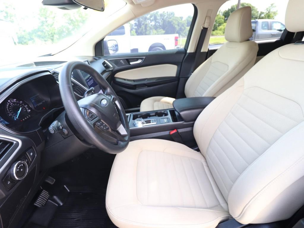 Certified 2023 Ford Edge SE w/ Black Appearance Package AWD/4WD image 2