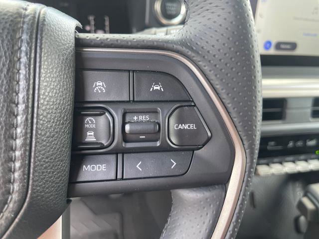 Used 2025 Toyota 4Runner SR5 RWD image 9