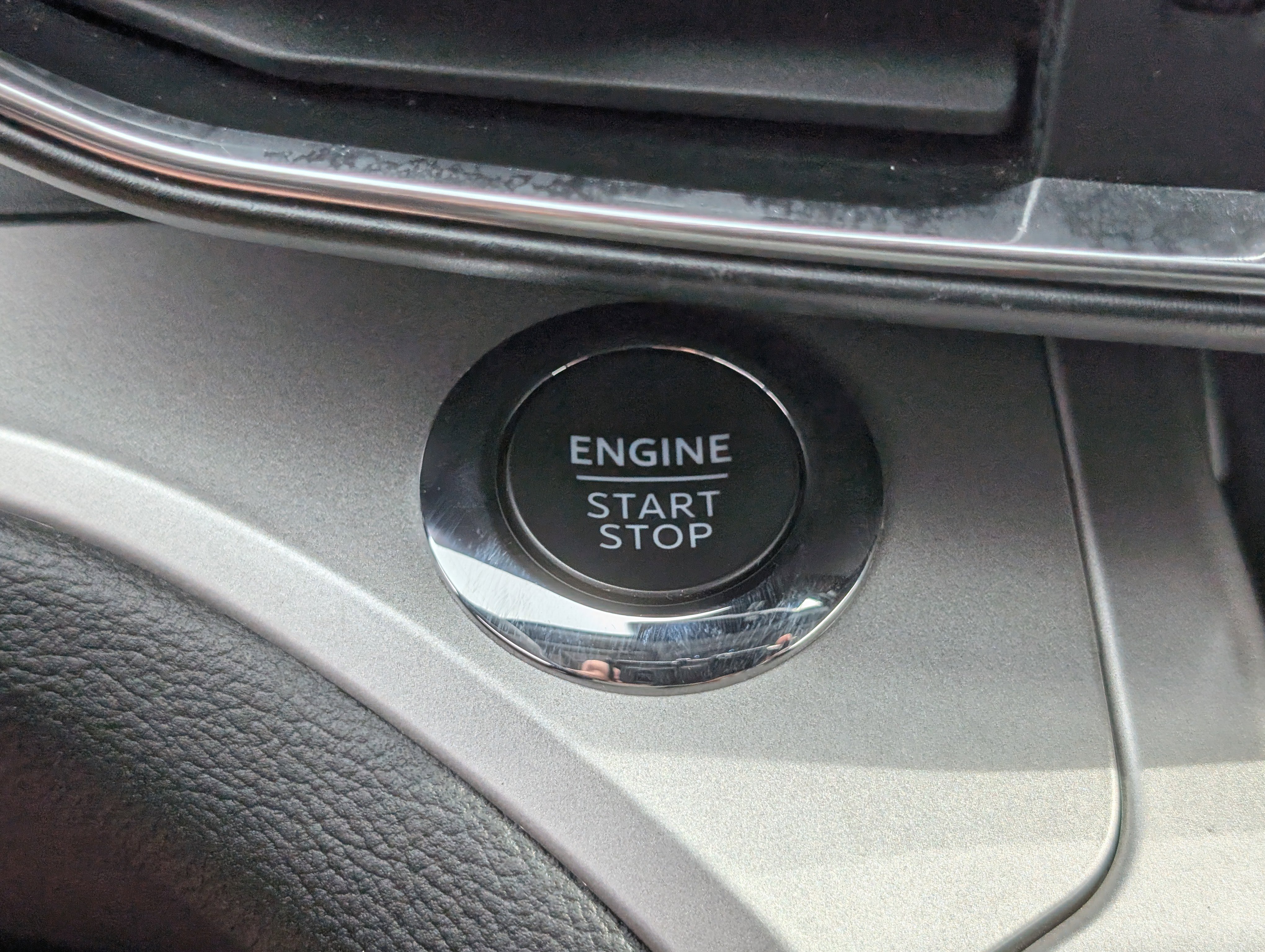 Certified 2022 Ford Explorer XLT w/ Equipment Group 202A image 28