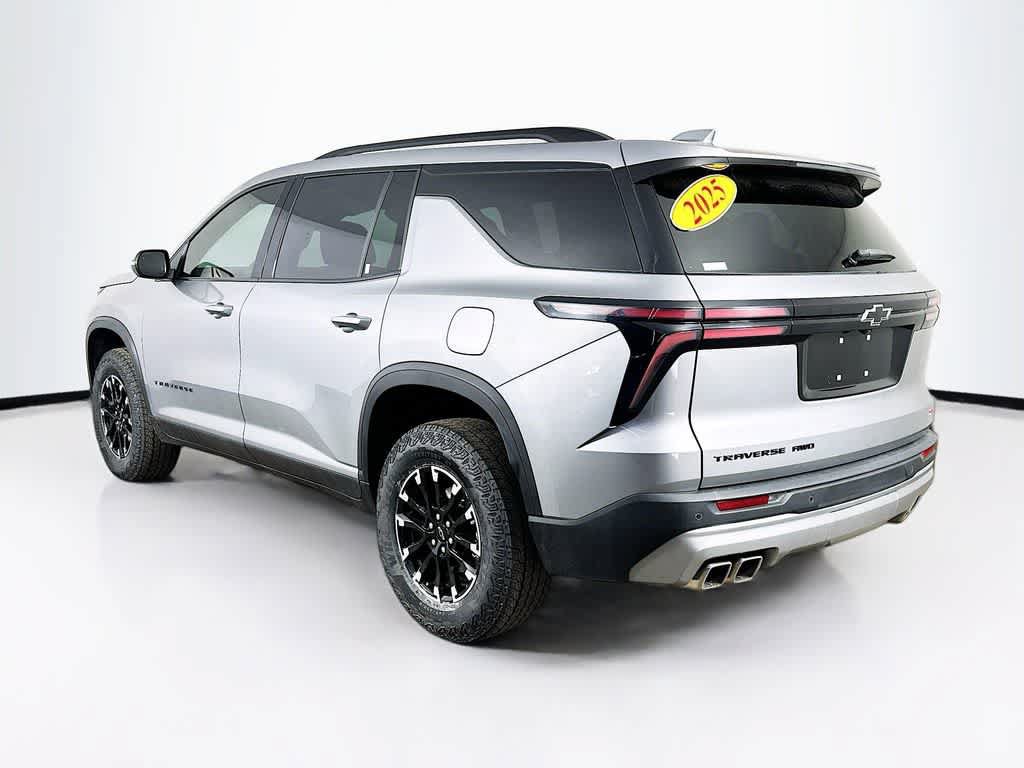 Used 2025 Chevrolet Traverse Z71 AWD/4WD image 4