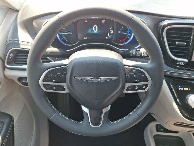Used 2023 Chrysler Pacifica Touring-L FWD image 22