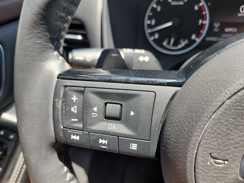 Used 2021 Nissan Rogue SV w/ Premium Package FWD image 27