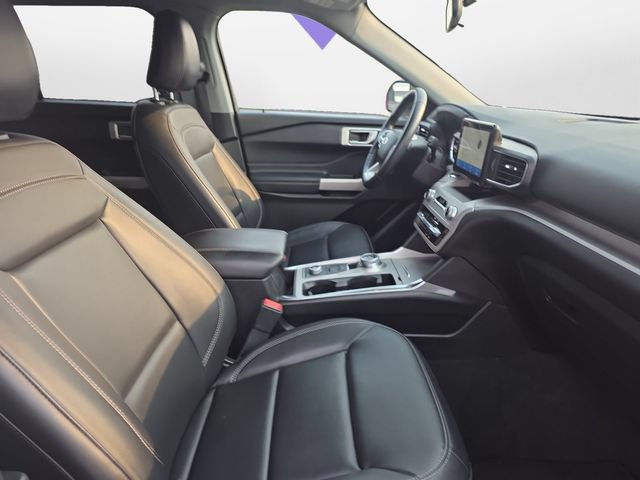 Certified 2023 Ford Explorer XLT w/ Equipment Group 202A AWD/4WD image 15