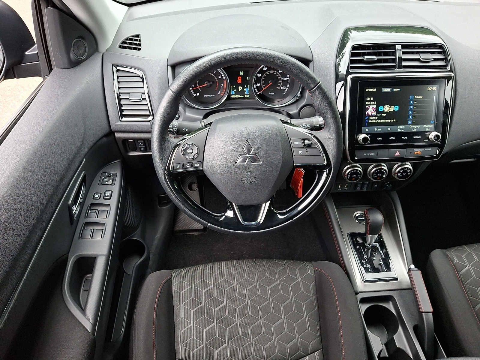 Used 2025 Mitsubishi Outlander Sport LE AWD/4WD image 11