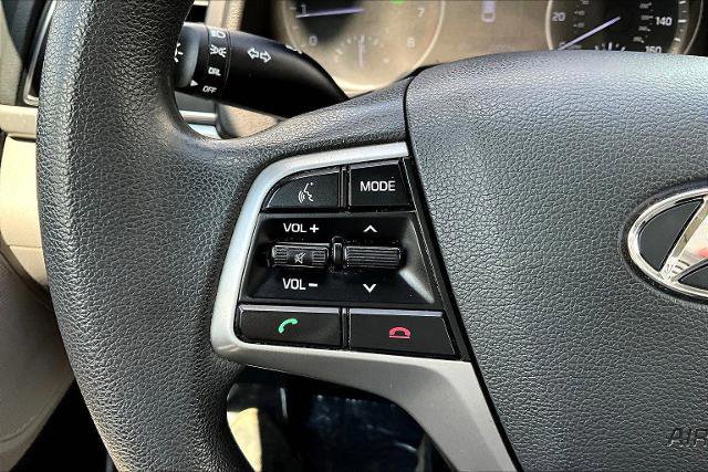 Used 2017 Hyundai Elantra SE image 11