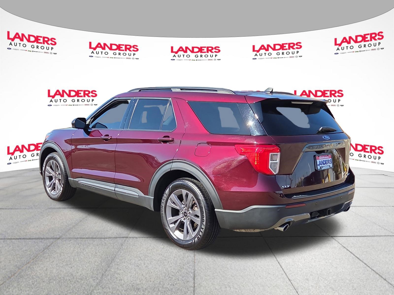 Certified 2022 Ford Explorer XLT w/ Equipment Group 202A AWD/4WD image 5