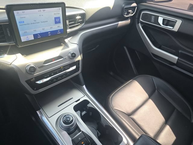 Certified 2022 Ford Explorer XLT w/ Equipment Group 202A AWD/4WD image 30