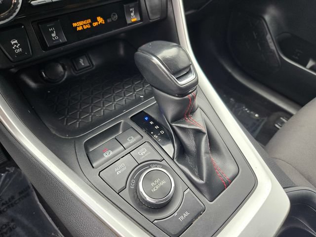 Used 2021 Toyota RAV4 SE w/ Weather & Moonroof Package AWD/4WD image 14