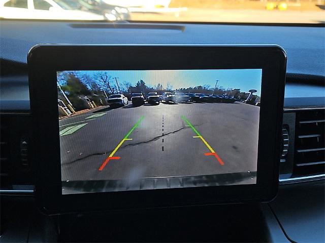 Certified 2022 Ford Explorer XLT w/ Equipment Group 202A image 9