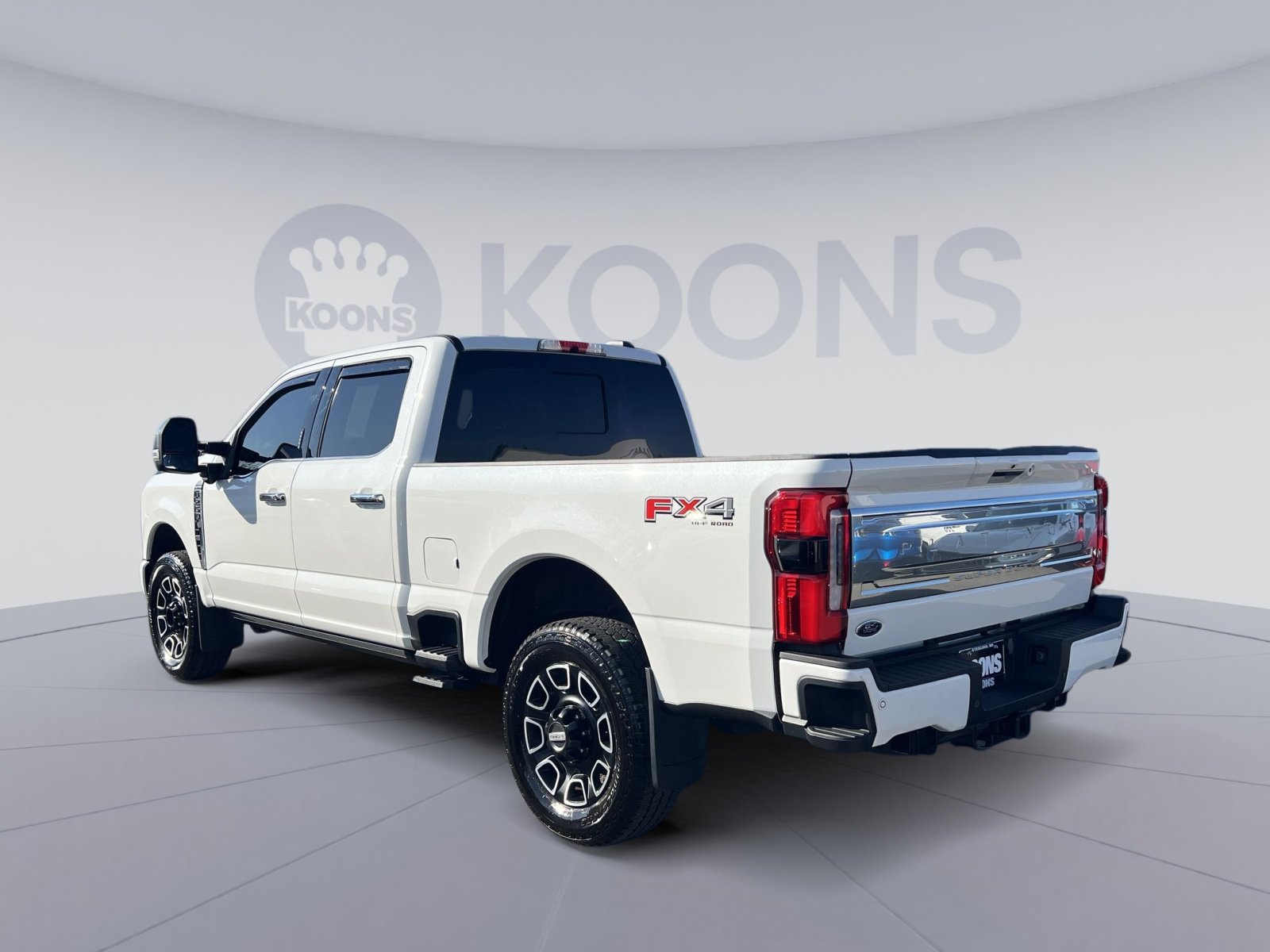 Certified 2024 Ford F250 Platinum w/ FX4 Off-Road Package AWD/4WD image 8