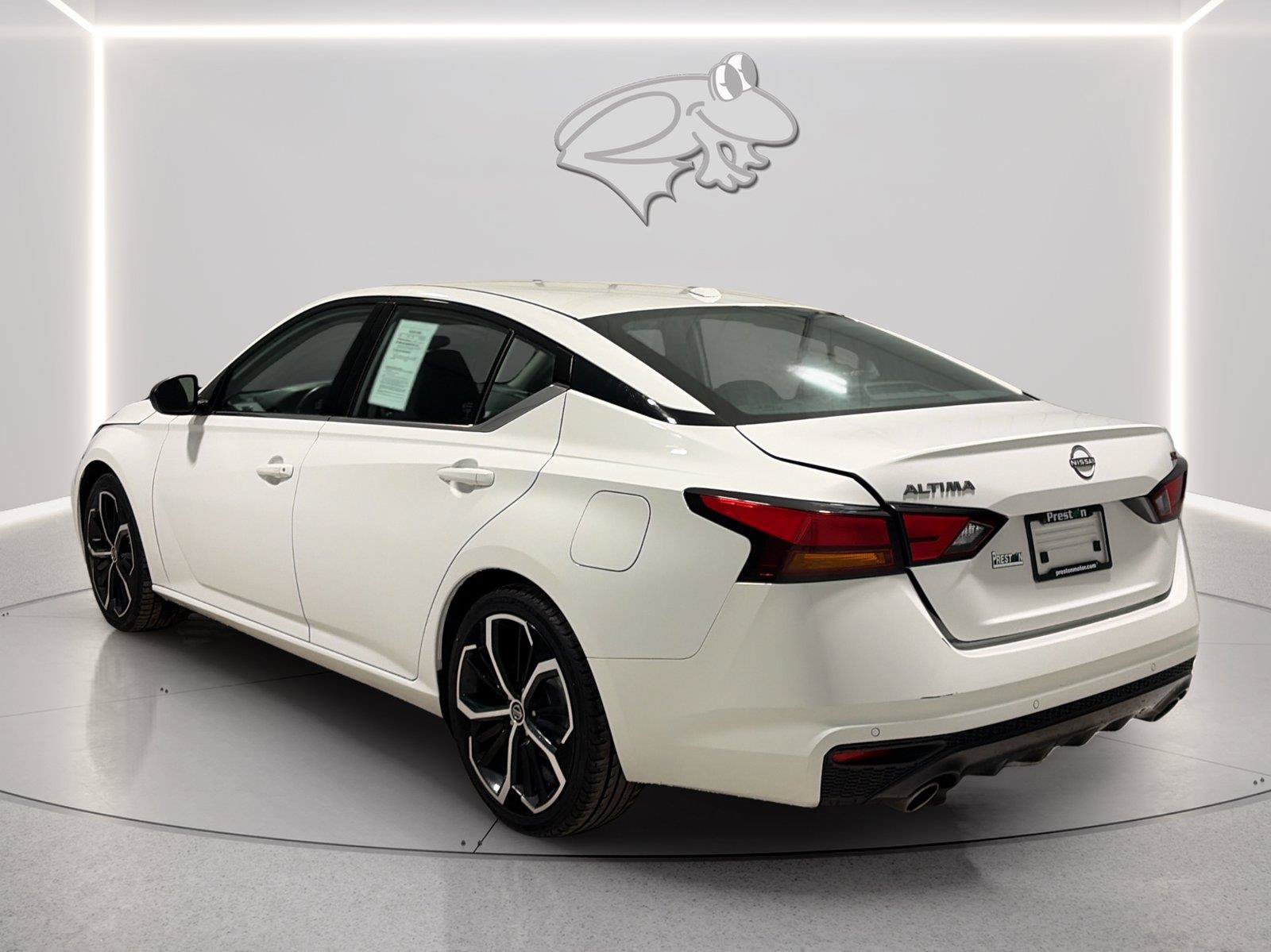 Used 2024 Nissan Altima 2.5 SR FWD image 3