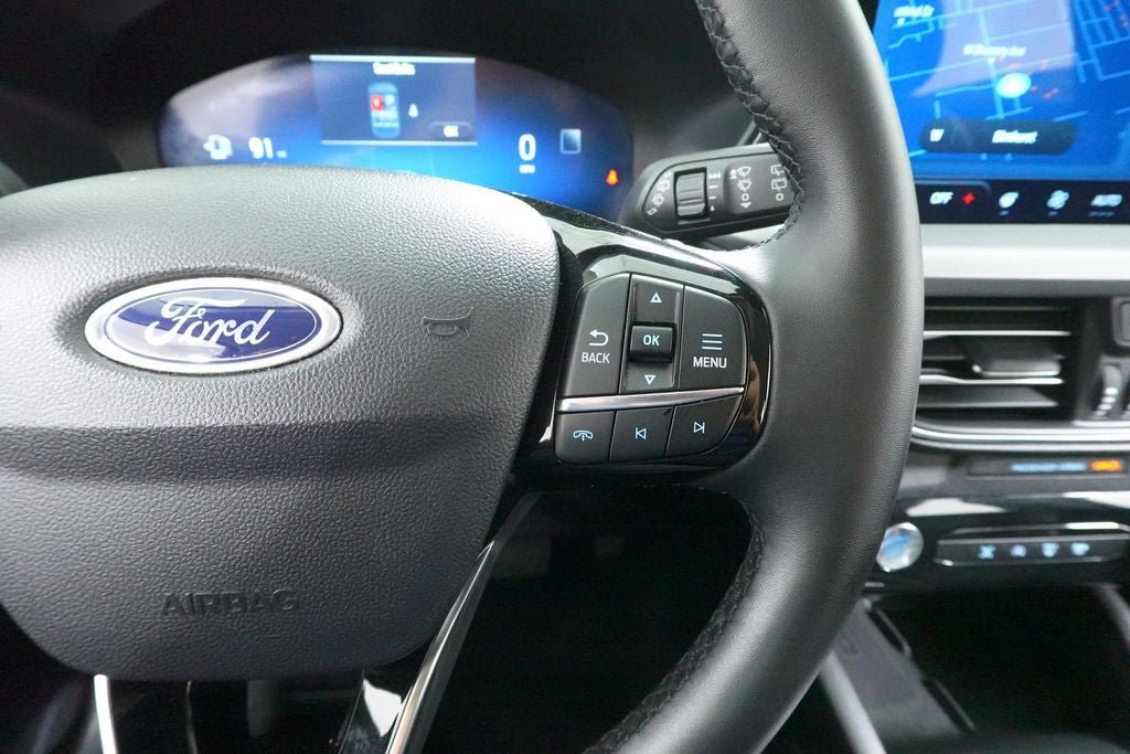 Certified 2025 Ford Escape Platinum AWD/4WD image 16