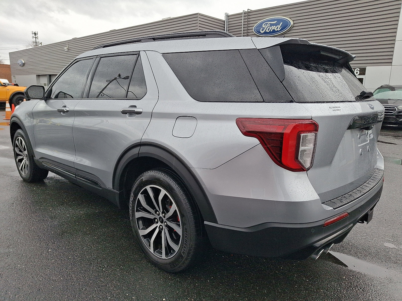 Certified 2023 Ford Explorer ST w/ ST High-Performance Pack image 7