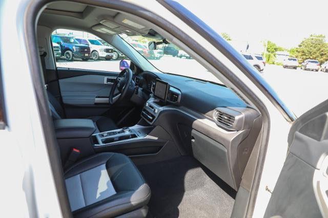 Certified 2024 Ford Explorer XLT w/ XLT Sport Appearance Package AWD/4WD image 33