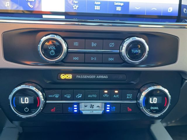 Certified 2022 Ford F350 Lariat w/ Black Appearance Package AWD/4WD image 24