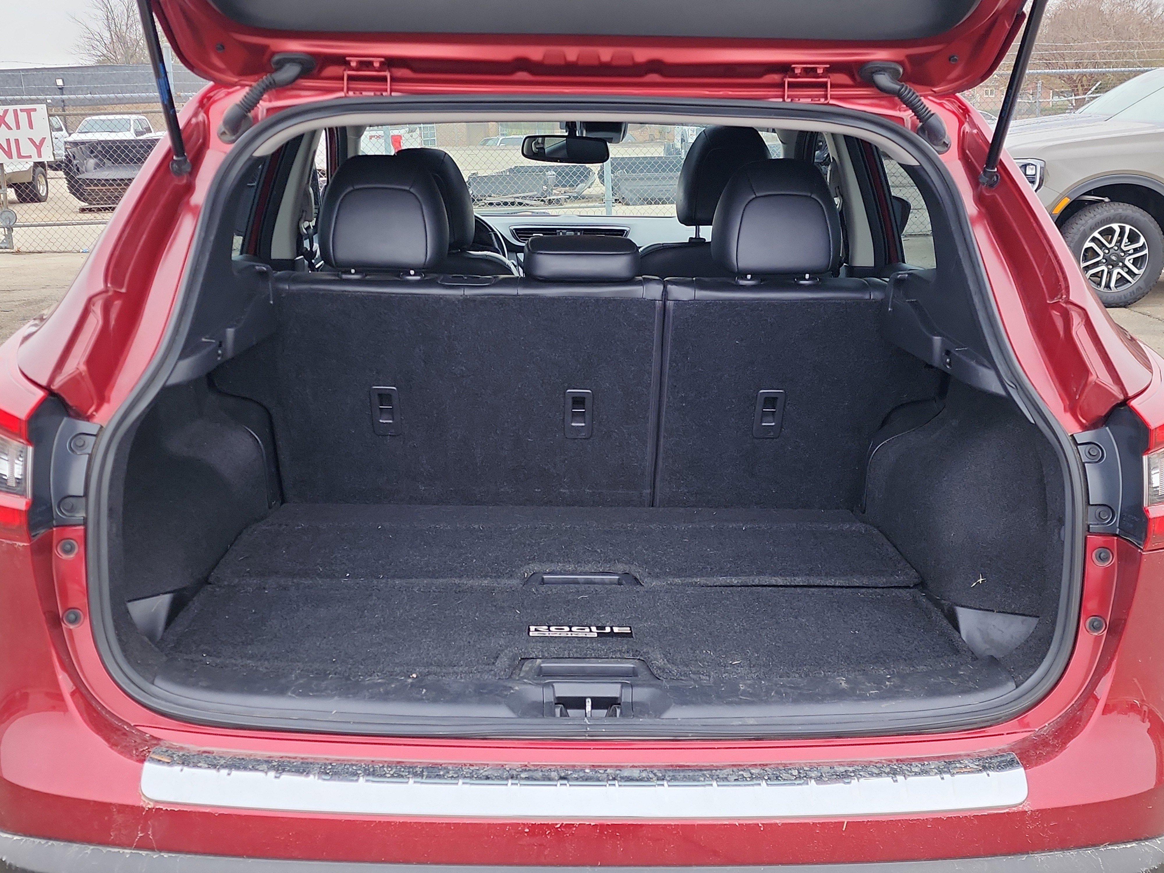 Used 2022 Nissan Rogue Sport SL w/ Premium Package image 13