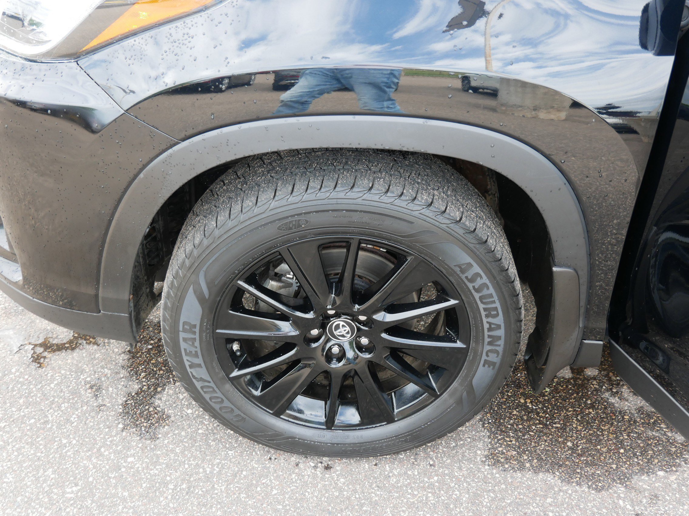 Used 2019 Toyota Highlander SE AWD/4WD image 15