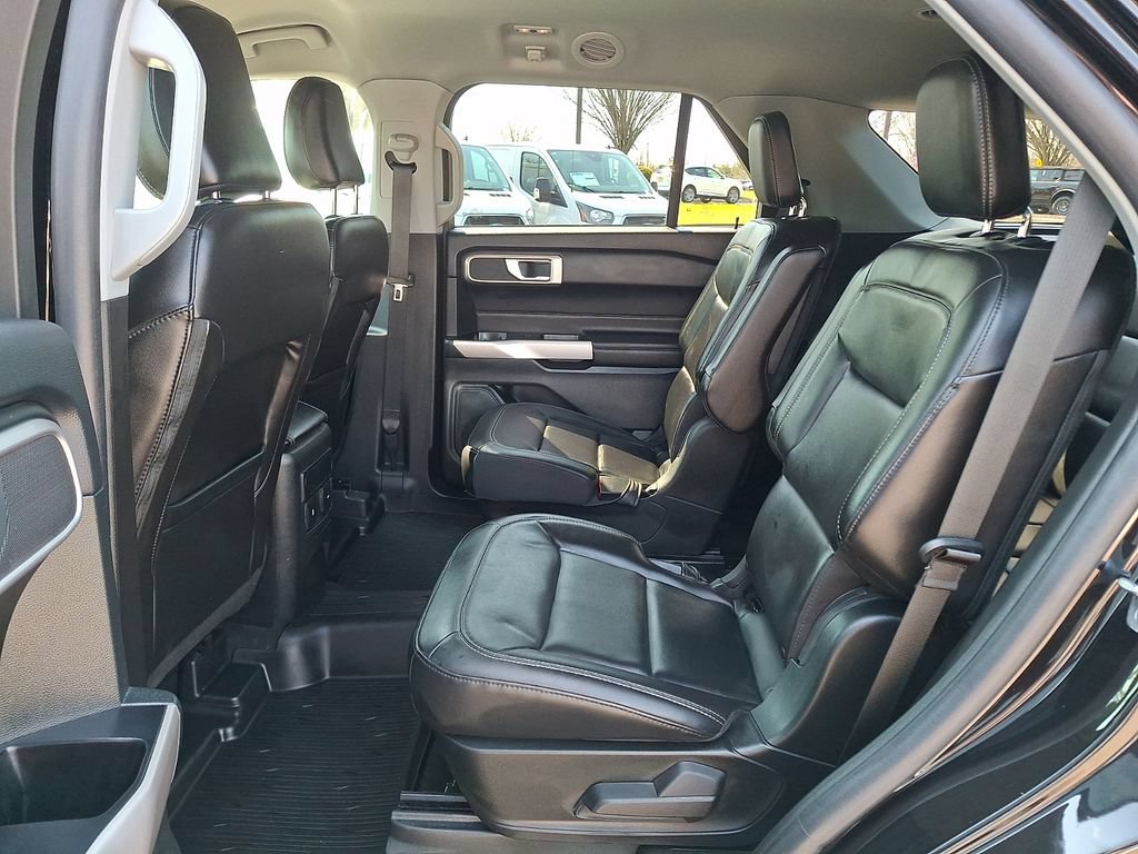 Certified 2023 Ford Explorer XLT w/ Equipment Group 202A AWD/4WD image 13