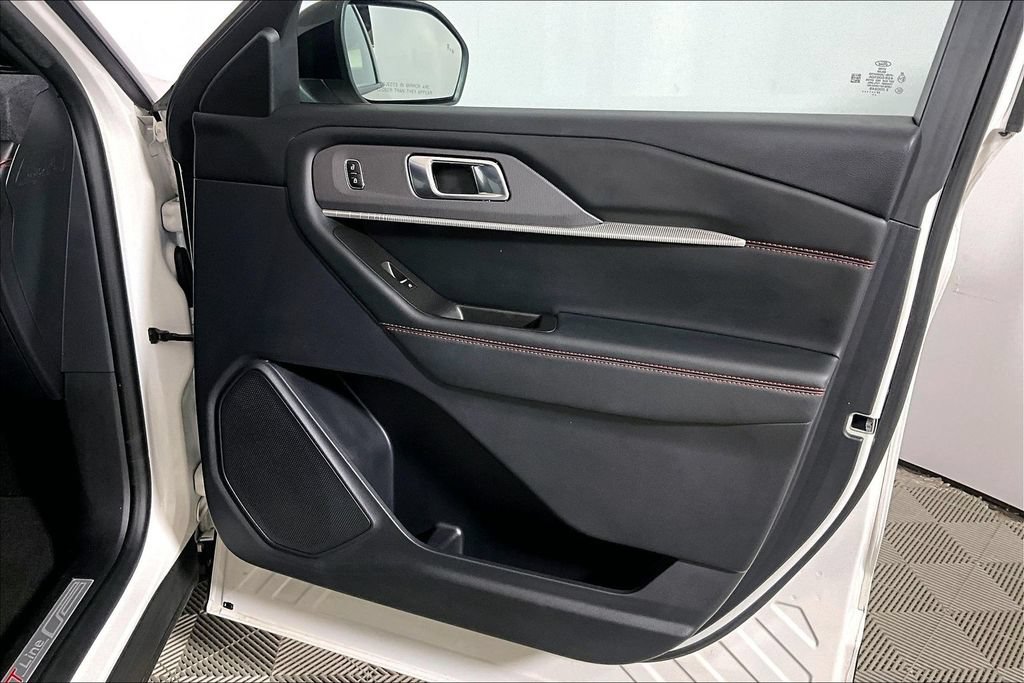 Certified 2025 Ford Explorer ST-Line w/ Premium Package RWD image 19