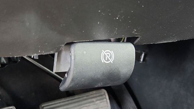 Used 2025 Chevrolet Express 3500 LT w/ LT Preferred Equipment Group RWD image 11