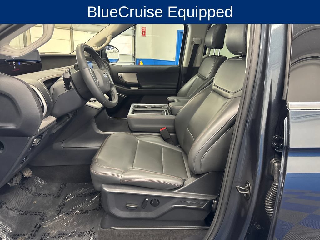 Certified 2025 Ford Expedition Active AWD/4WD image 10