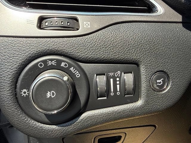 Used 2019 Jeep Cherokee Limited AWD/4WD image 19