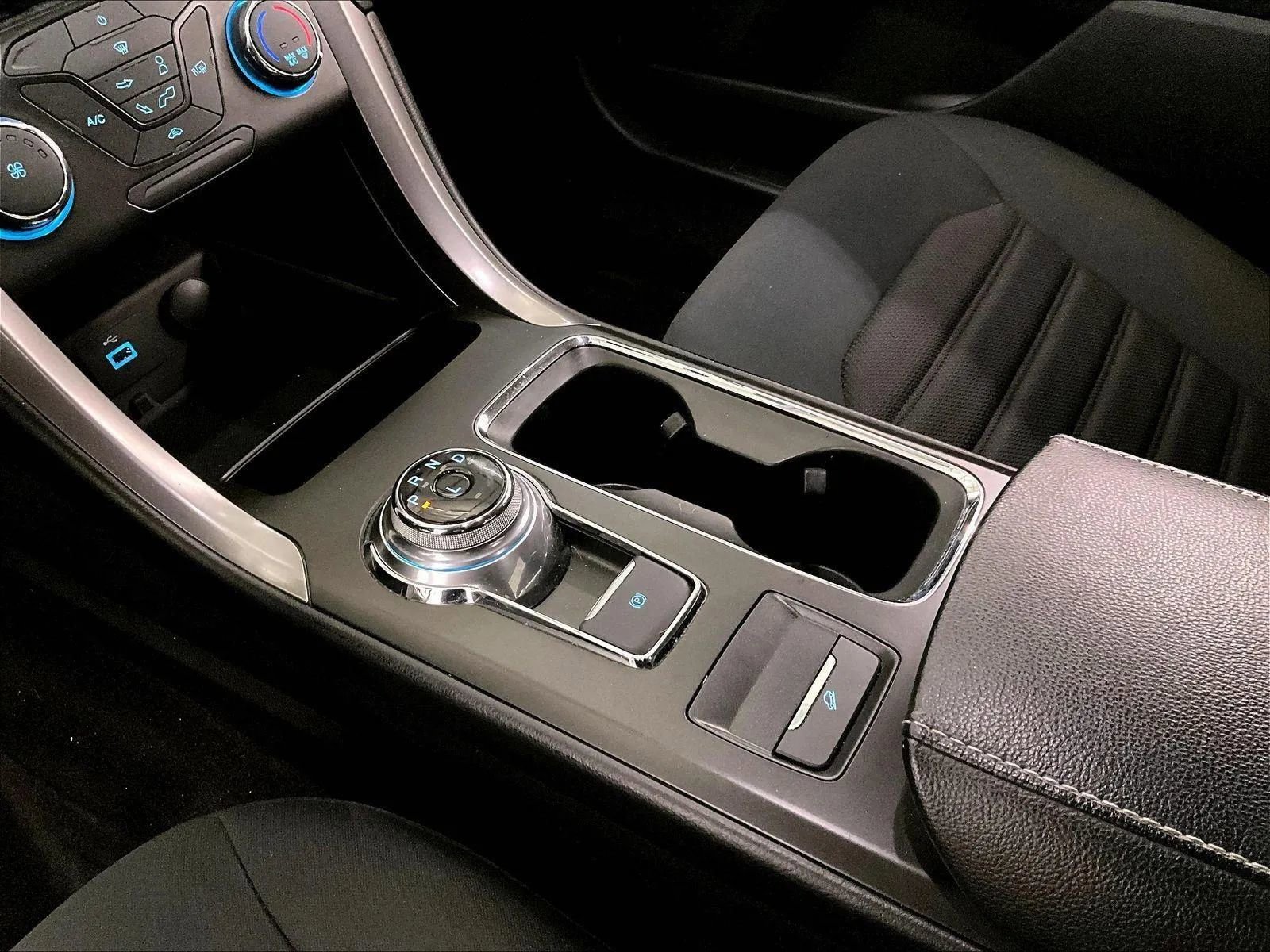 Certified 2018 Ford Fusion SE FWD image 16