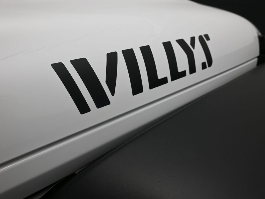 Used 2025 Jeep Wrangler Willys image 24