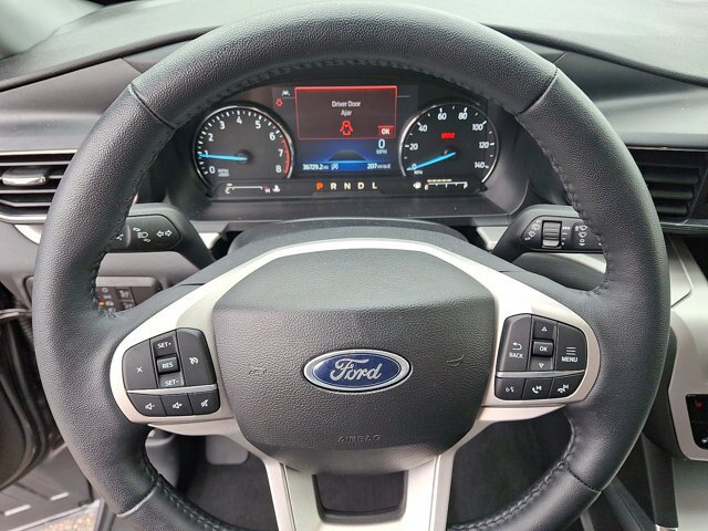 Certified 2023 Ford Explorer XLT w/ Equipment Group 202A AWD/4WD image 8