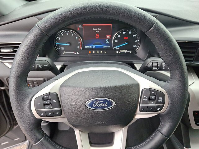 Certified 2023 Ford Explorer XLT w/ Equipment Group 202A AWD/4WD image 8