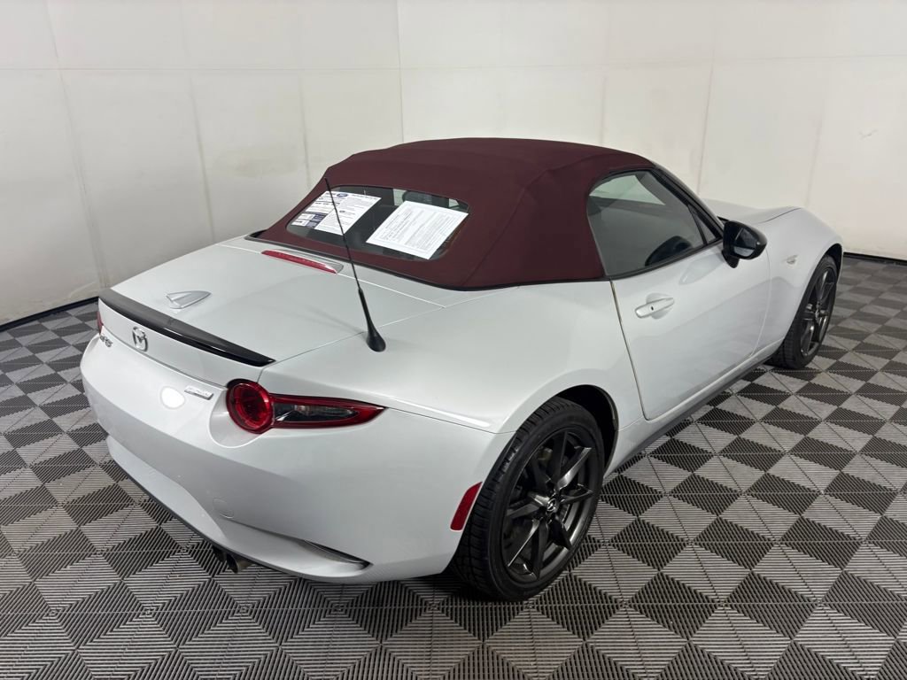 Used 2018 MAZDA MX-5 Miata Club image 9