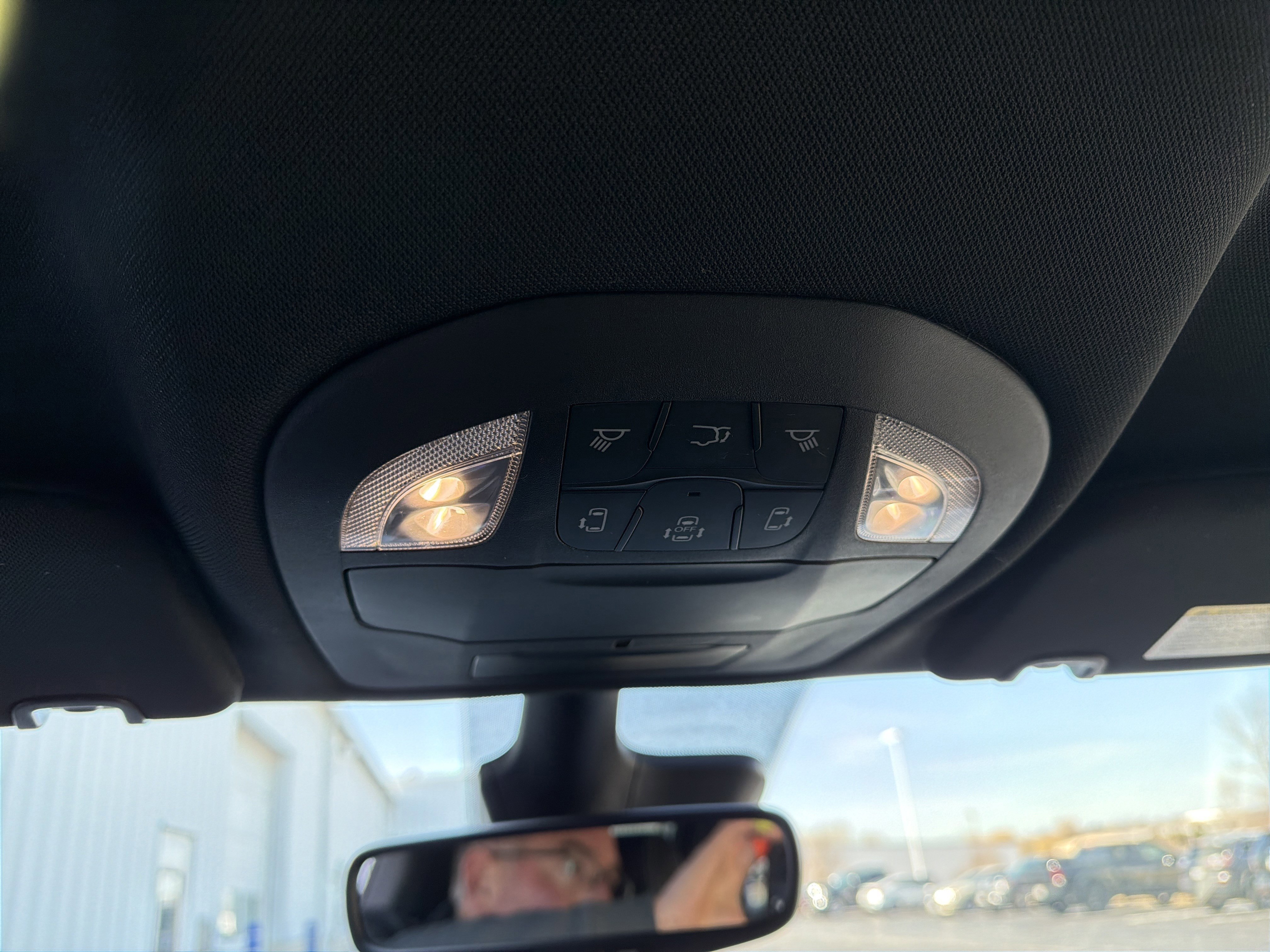 Used 2025 Chrysler Pacifica Select image 49