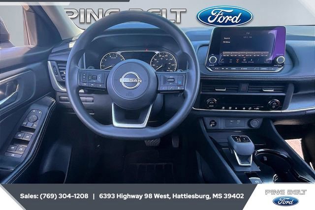 Used 2024 Nissan Rogue SV image 7