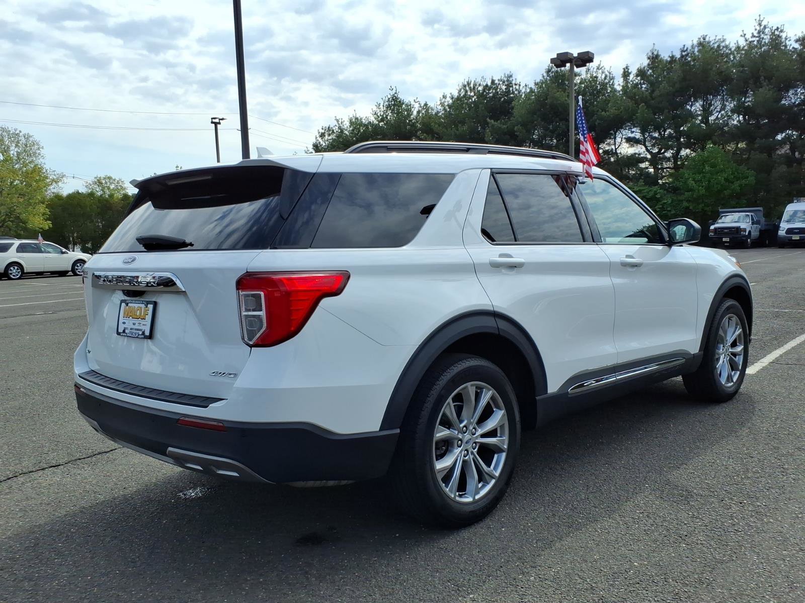 Certified 2023 Ford Explorer XLT w/ Equipment Group 202A AWD/4WD image 6