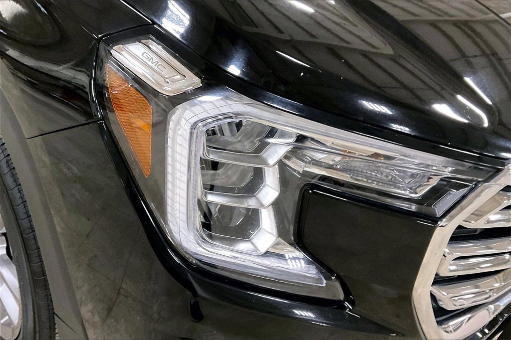 Used 2024 GMC Terrain SLT image 26