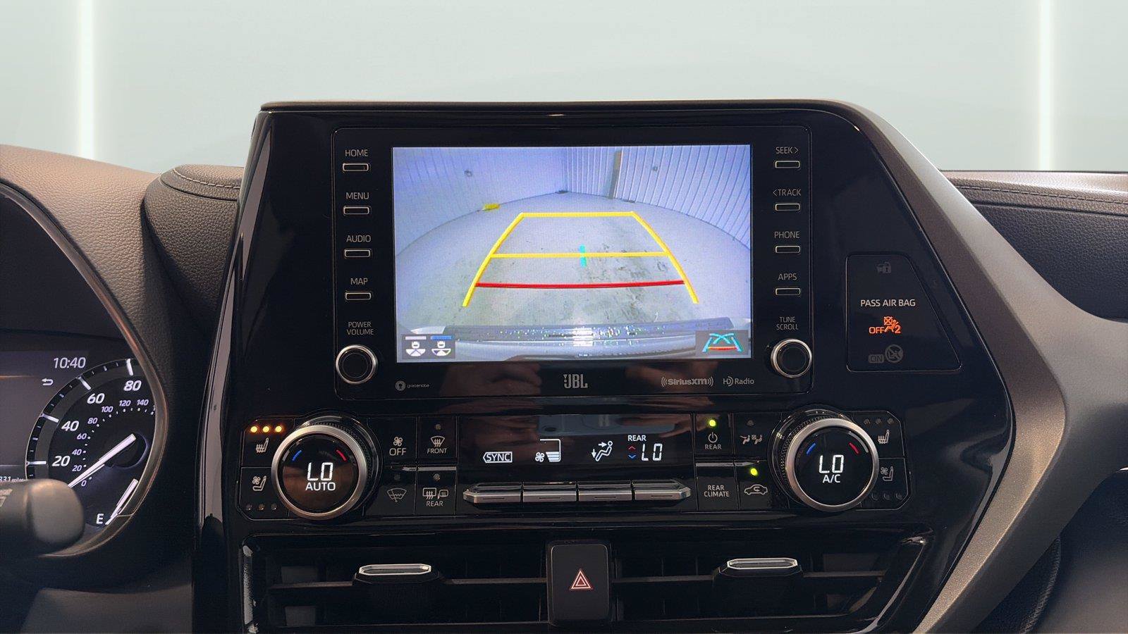 Used 2021 Toyota Highlander Limited AWD/4WD image 19