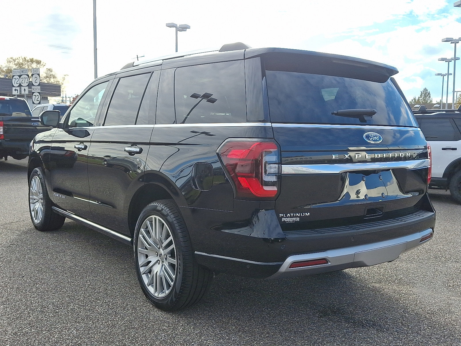 Certified 2024 Ford Expedition Platinum image 5