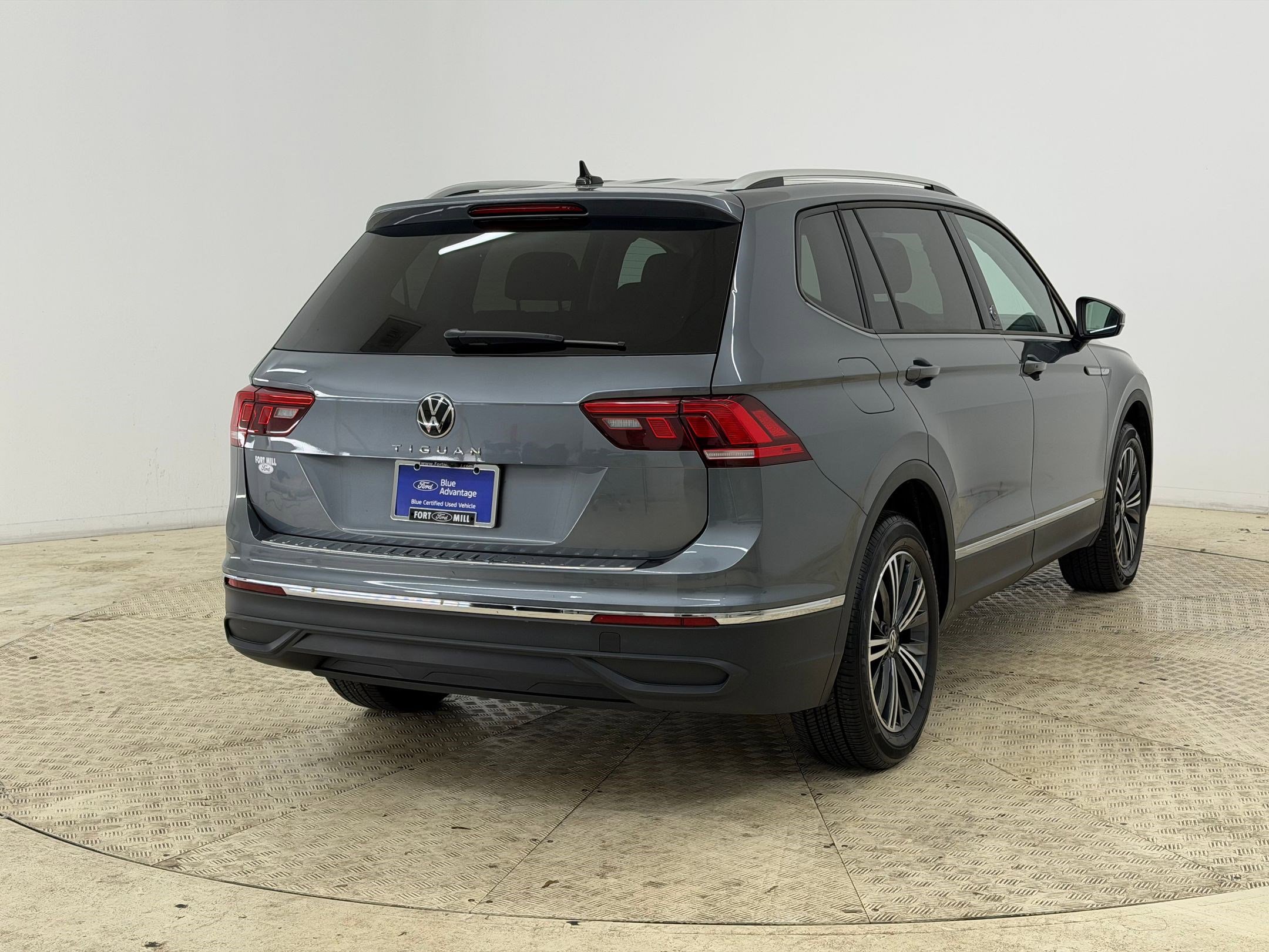 Used 2024 Volkswagen Tiguan Wolfsburg Edition image 9
