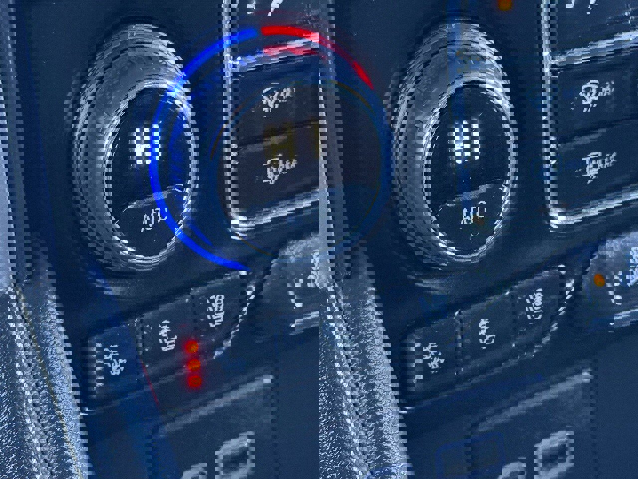 Used 2023 Chevrolet Suburban Premier image 20