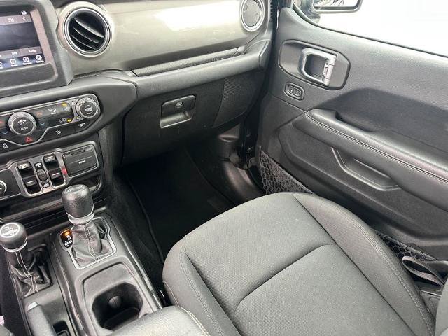 Used 2019 Jeep Wrangler Unlimited Sahara AWD/4WD image 15